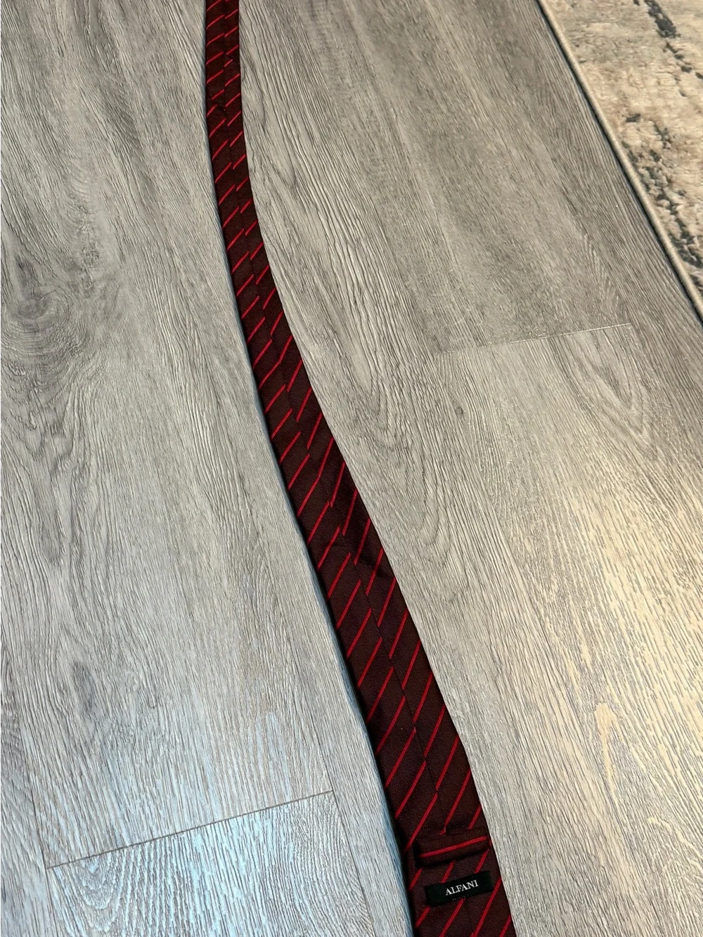 Alfani black red